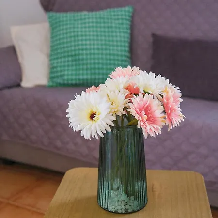 Bright 2 Minutes From The Lägenhet